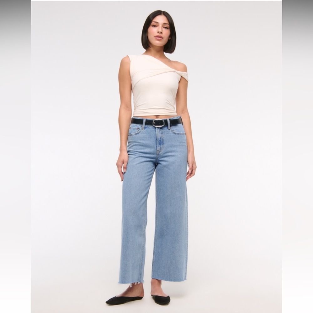 Abercrombie High Rise Cropped Wide Leg Jean - Medium Raw Hem